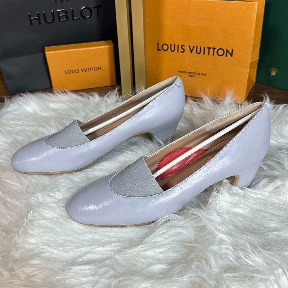 BNIB slip ons!